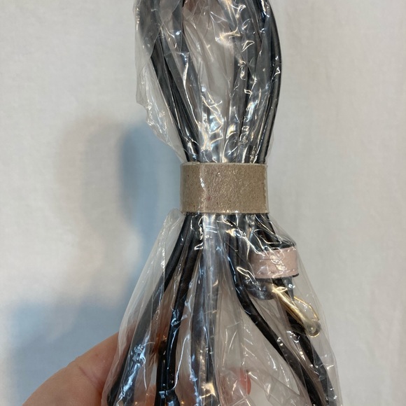 KATE SPADE PALE ROSE TOTE BAG WITH DETACHABLE KEY RING SCALLOPPED EDGE NWT - Picture 9 of 11